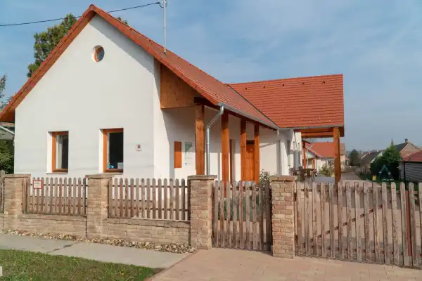 Eladó családi ház, Vértesboglár 3 szoba 191 m² 129 M Ft